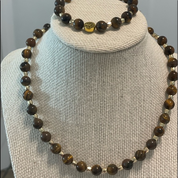 Tiger Eye Necklace and bracelet set. - Picture 2 of 2